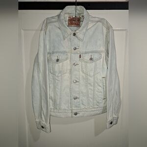 Floral embroidered levis denim jacket